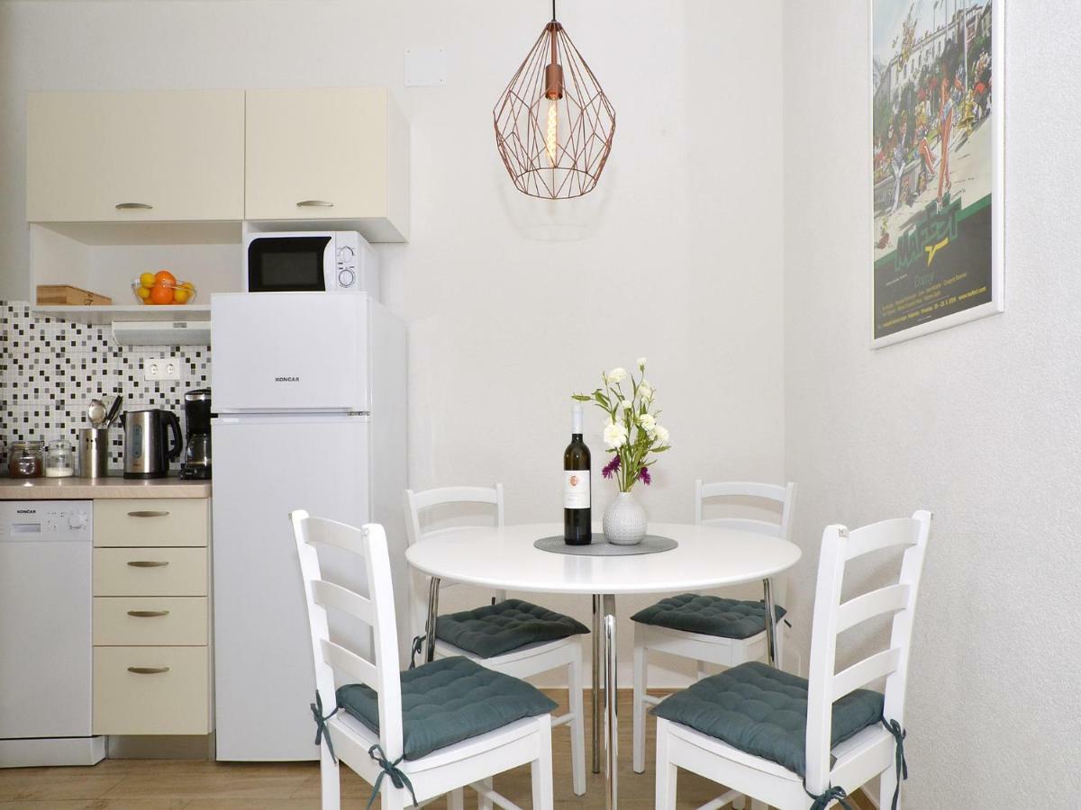 Apartment Arya Makarska Esterno foto